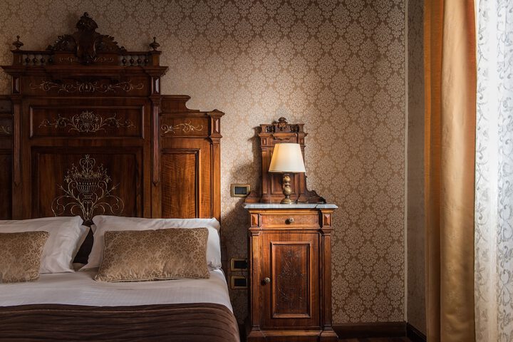 Room 5 of 41