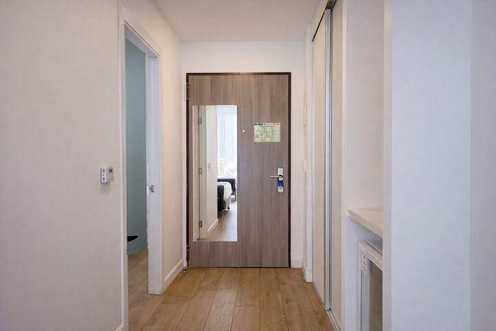 Room 10 of 93