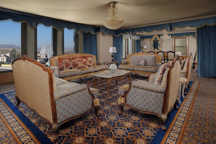 Room 12 of 70