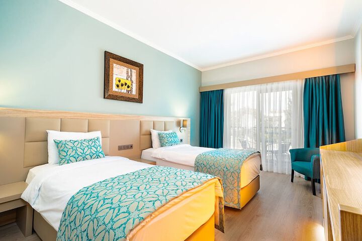 Room 9 of 225