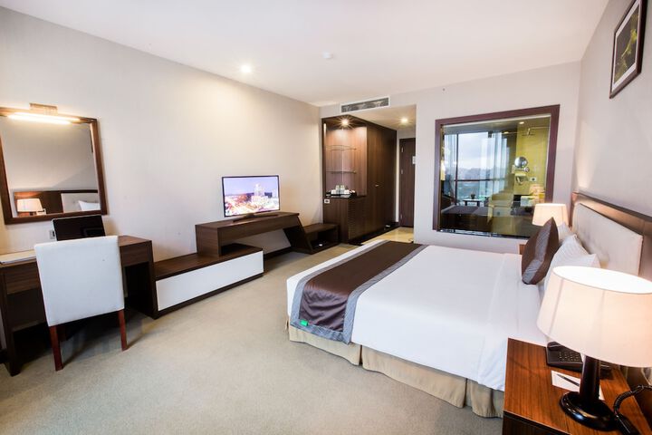 Room 5 of 95