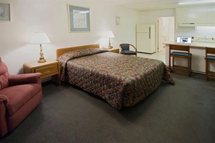 Room 6 of 13