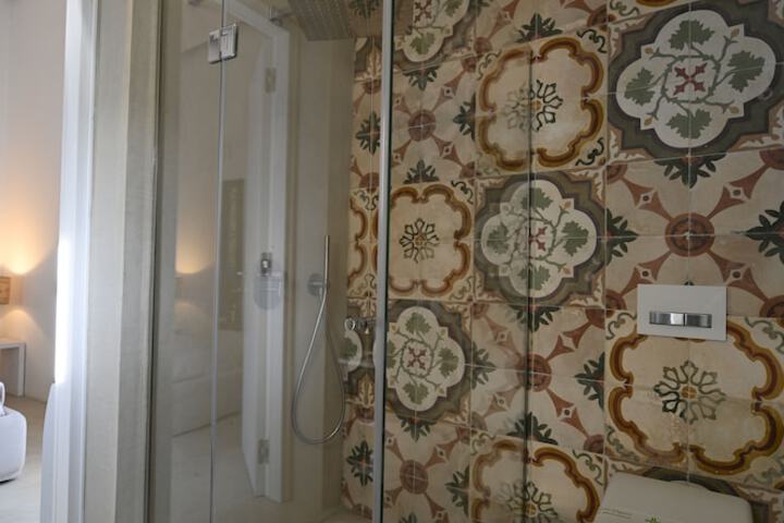 Room 69 of 114