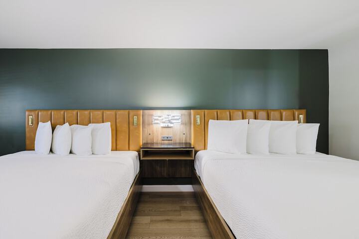 Room 10 of 60