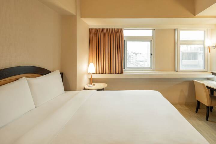 Room 15 of 21