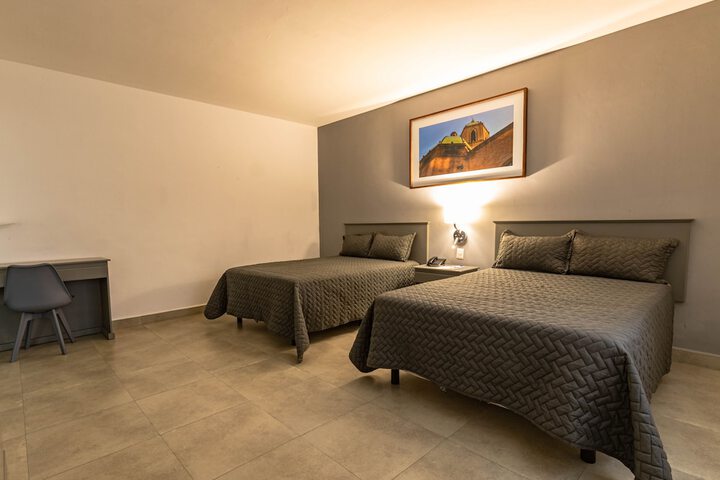 Room 4 of 18