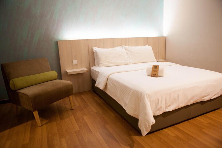 Room 35 of 60