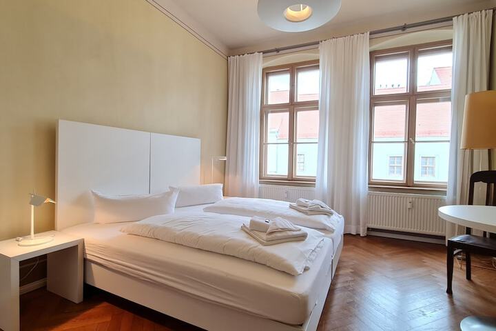 Room 17 of 174