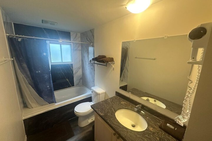 Room 32 of 42