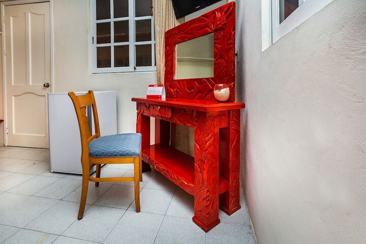 Room 3 of 16