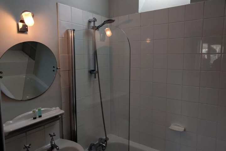 Room 7 of 26