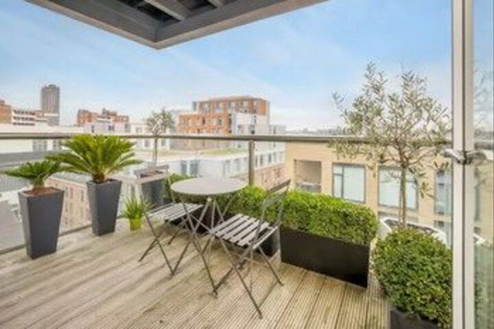 Terrace/Patio 2 of 11