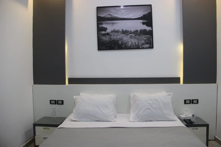 Room 14 of 34