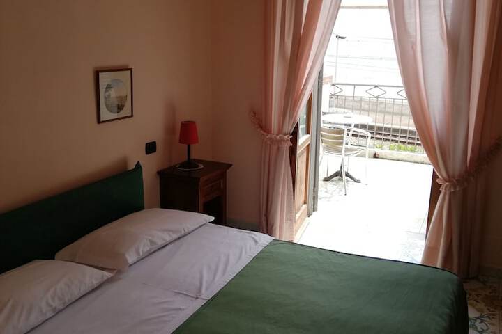 Room 9 of 48