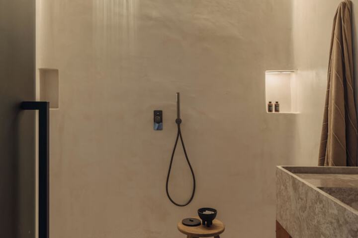 Room 60 of 95