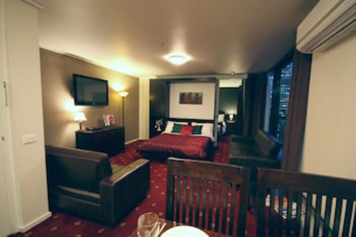 Room 7 of 66