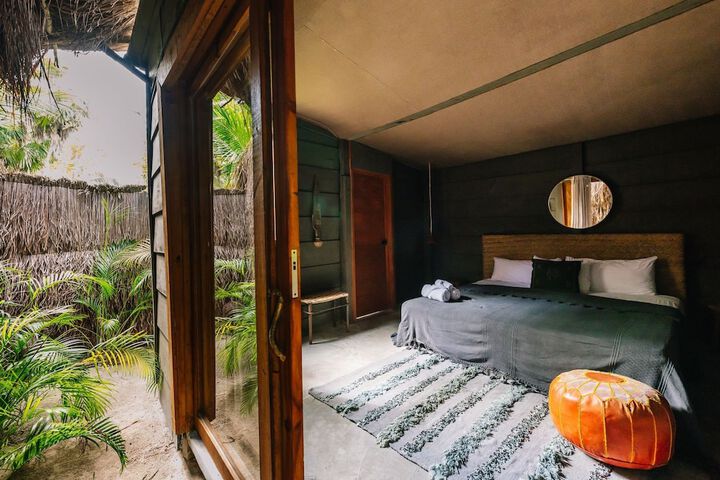 Room 17 of 53