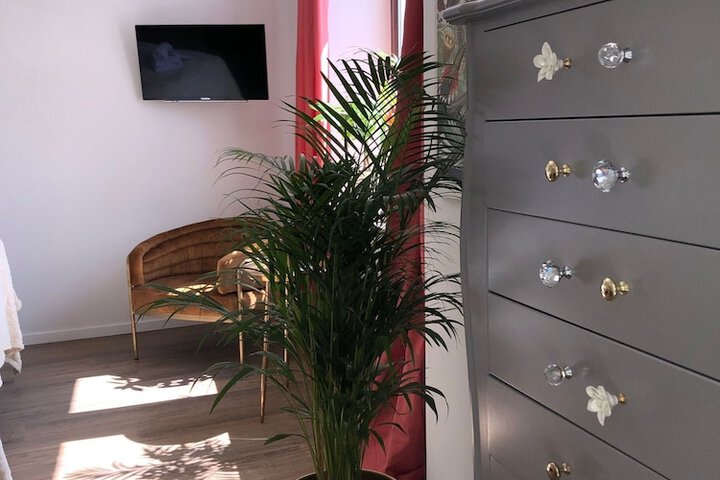 Room 42 of 63