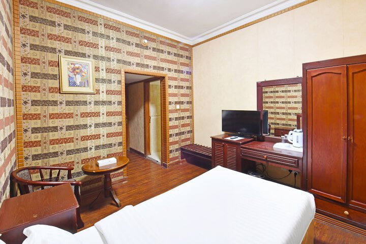 Room 12 of 31