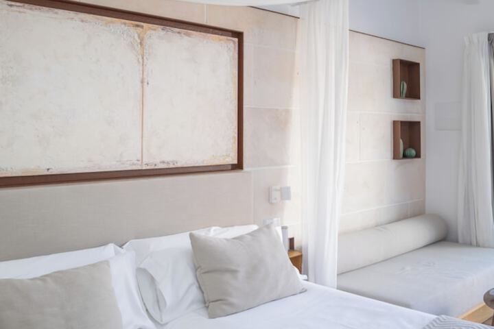 Room 28 of 77