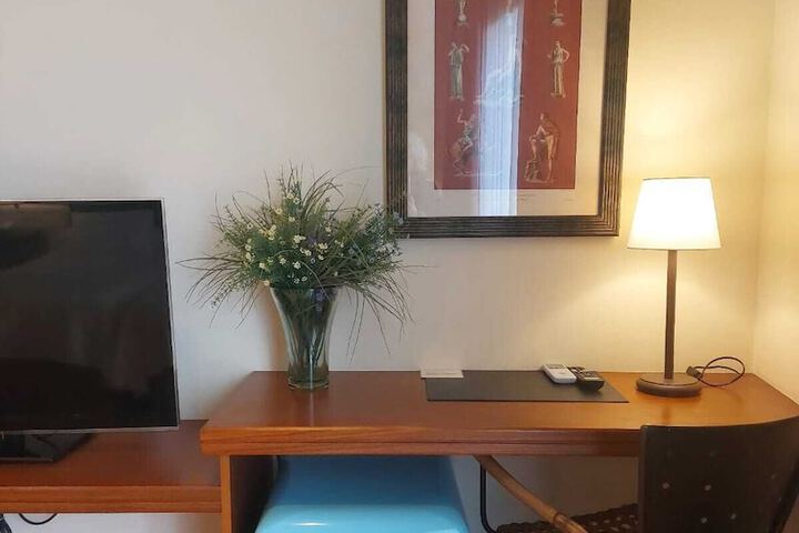 Room 21 of 76