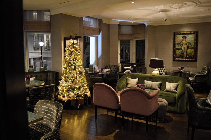 Lounge 162 of 224