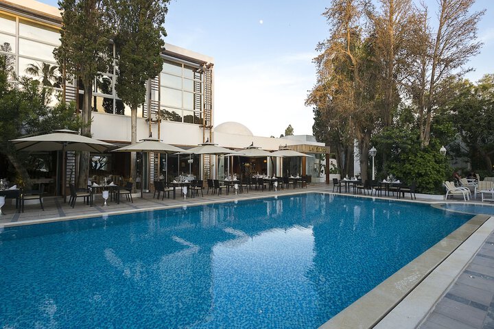 Hotel with Pool