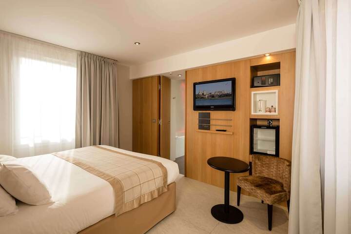 Room 11 of 109