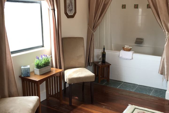 Room 12 of 74