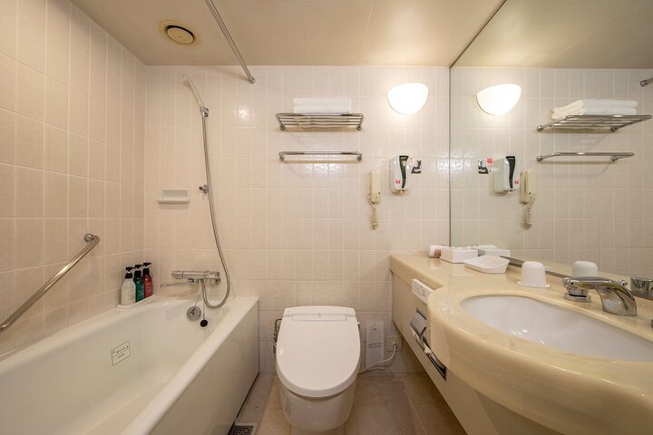Room 14 of 21