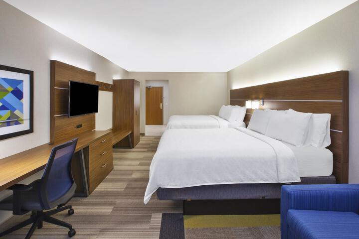 2 Double Beds (1 of 4)
