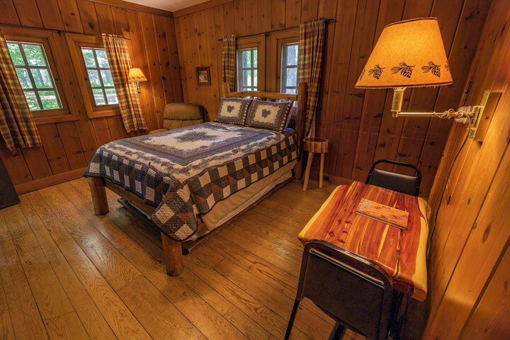 Room 7 of 28