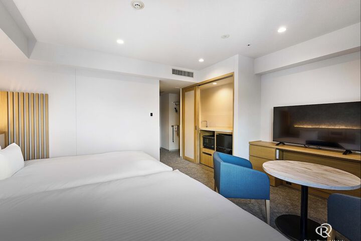 Room 8 of 42