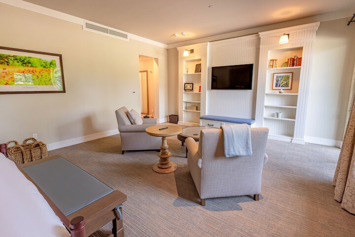 Room 33 of 122