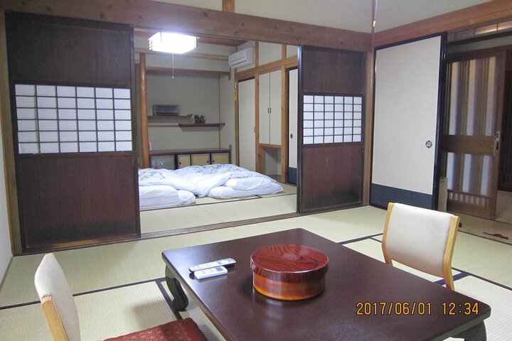 Room 13 of 48