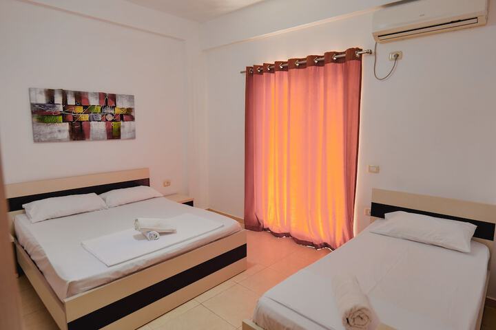 Room 5 of 111