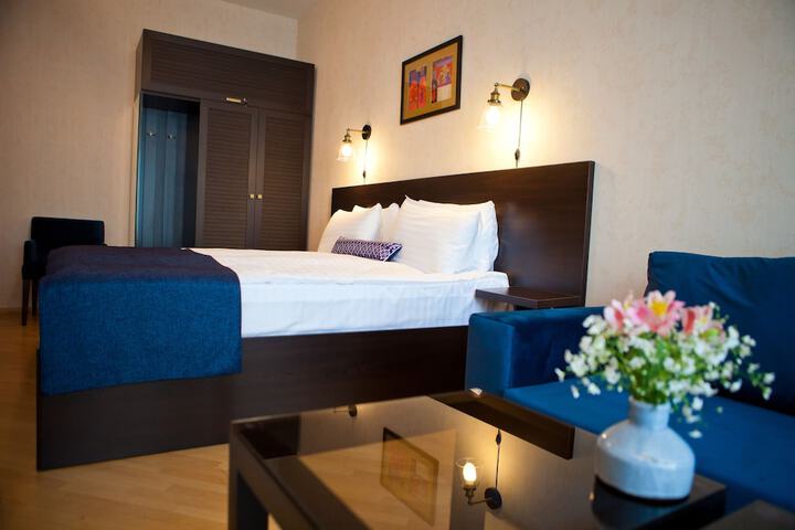 Room 8 of 71