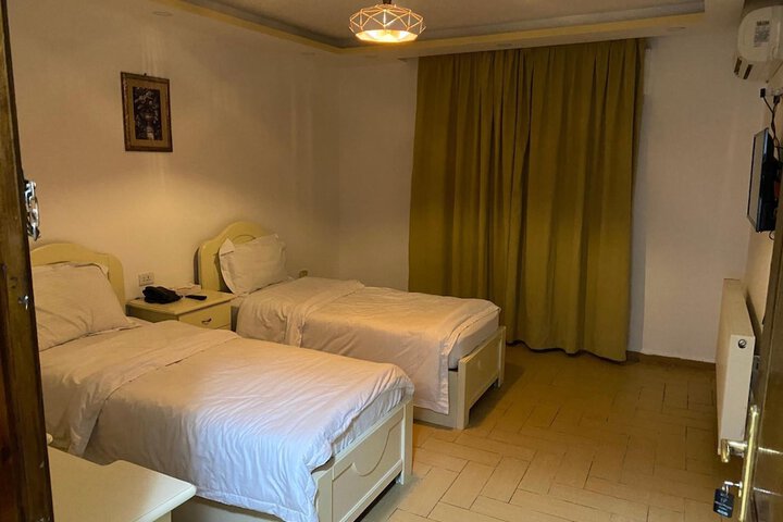 Room 18 of 44