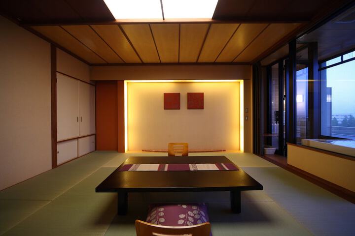 Room 20 of 184