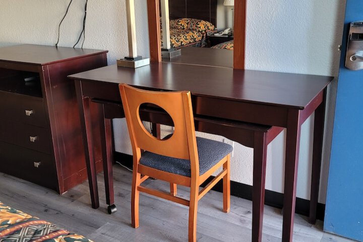 Room 8 of 51