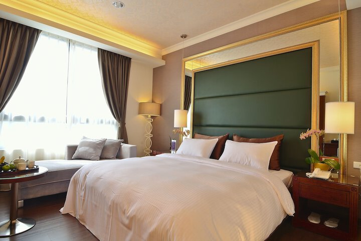 Room 10 of 97