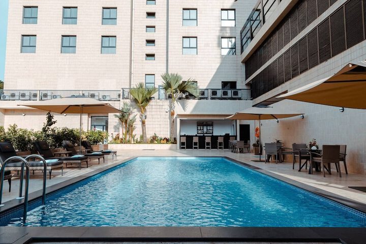 Pool 48 of 82