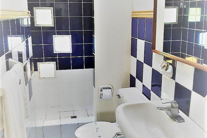Room 8 of 15