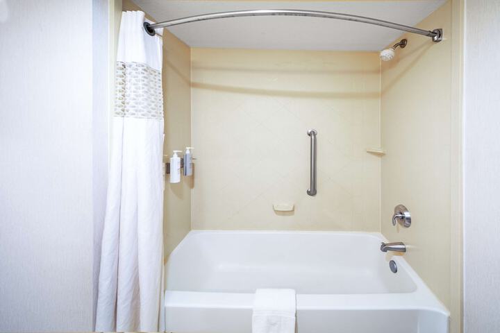 2 Queen Beds (9 of 9)