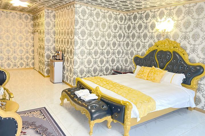 Room 67 of 185