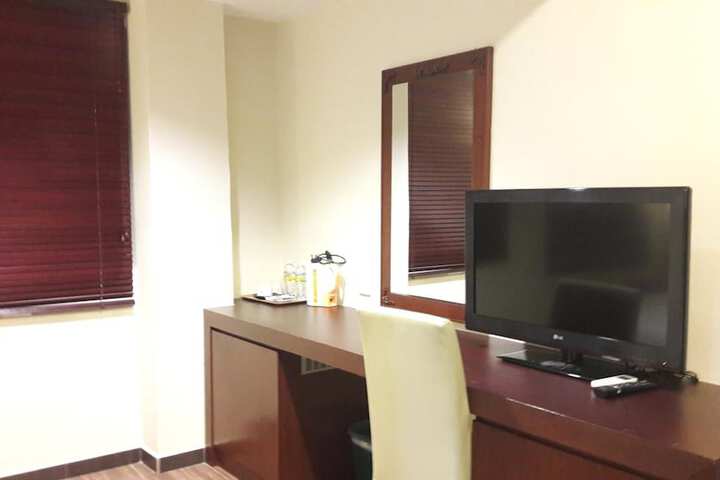 Room 43 of 61