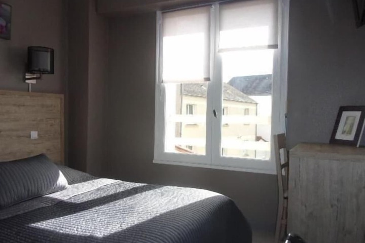 Room 16 of 50