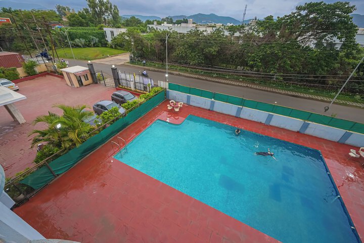 Pool Hotel