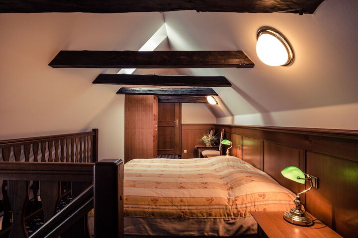 Room 7 of 65
