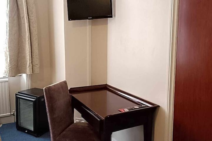 Room 162 of 283
